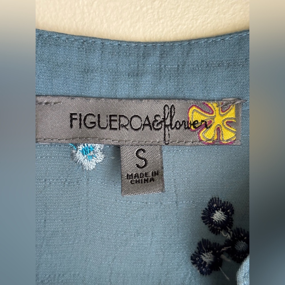 Figueroa & Flower Blue Floral Top for Women small size - Picture 10 of 13